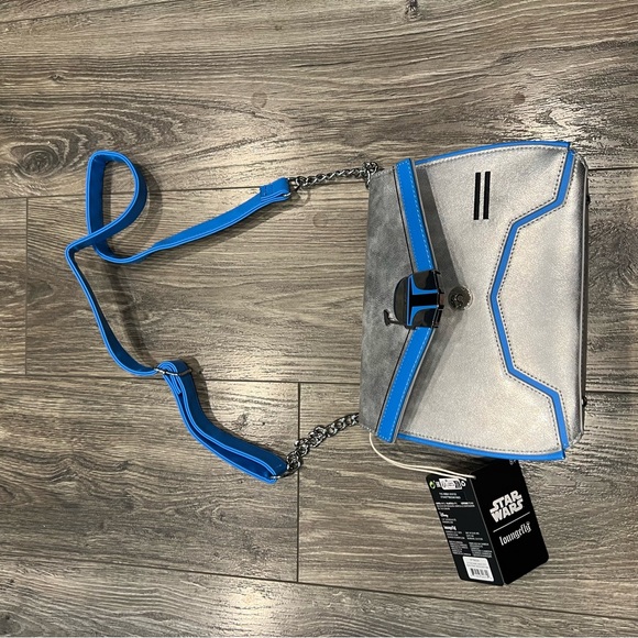 NWT! Disney Loungefly Star Wars Jango Fett Chain Strap Cross Body Bag - Picture 8 of 8